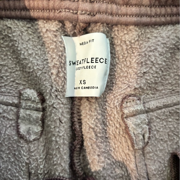 Aritzia Mega Cargo SweatFleece Set- Faded Smoky Eggplant - Picture 3 of 6